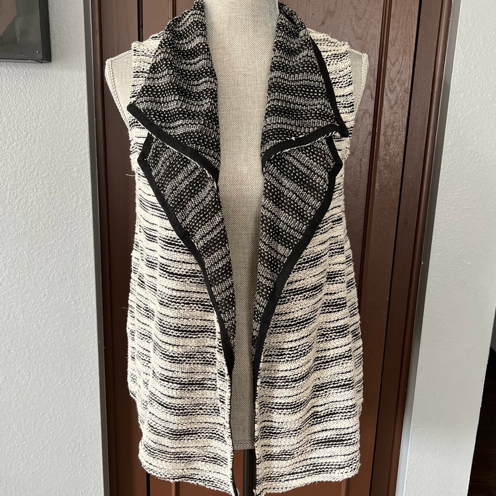 Cha Cha Vente Tweed Collared Vest